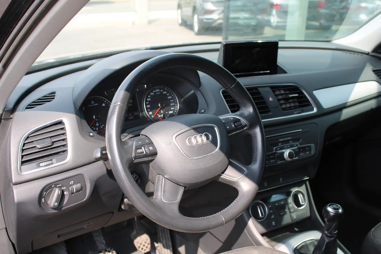Audi Q3 Q3 2.0 TDI-AIRCO-SPRAAKB-NAVI-TEL-PDC-CRUISE C Zwart - 2