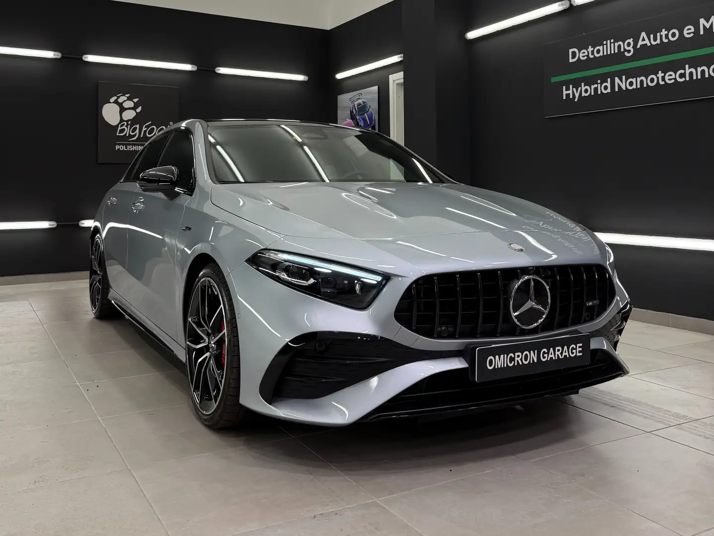 Mercedes-Benz A 35 AMG Line Premium Plus 4matic auto - 1