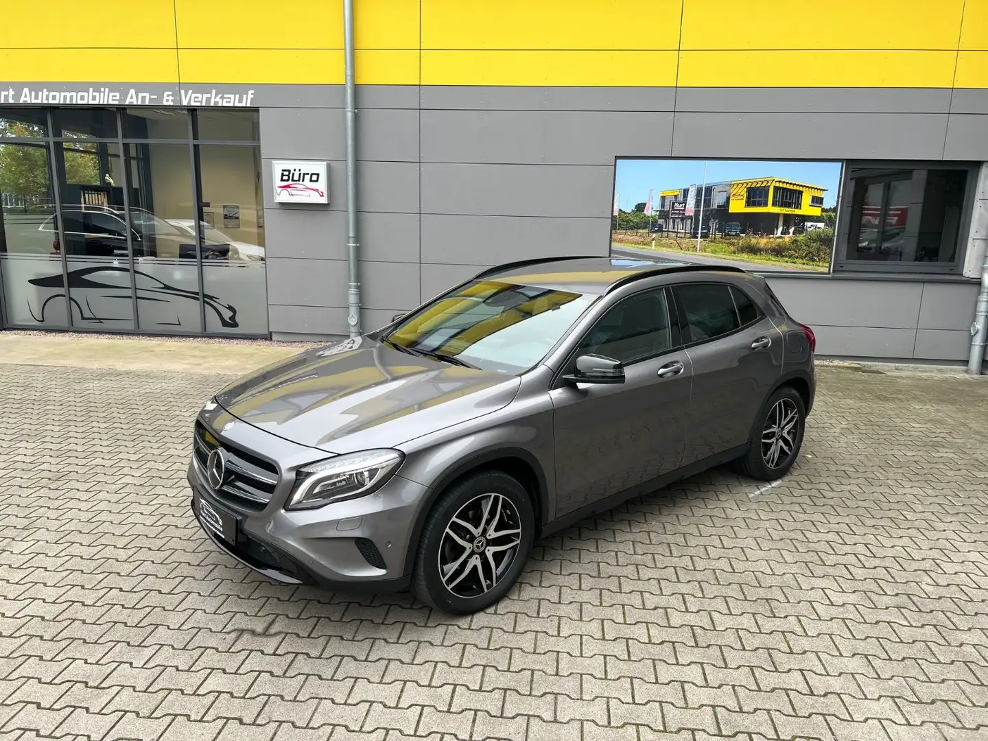Mercedes-Benz GLA 200 CDI /HARMAN KARDON/8xBEREIFT/MEMORY Grau - 1