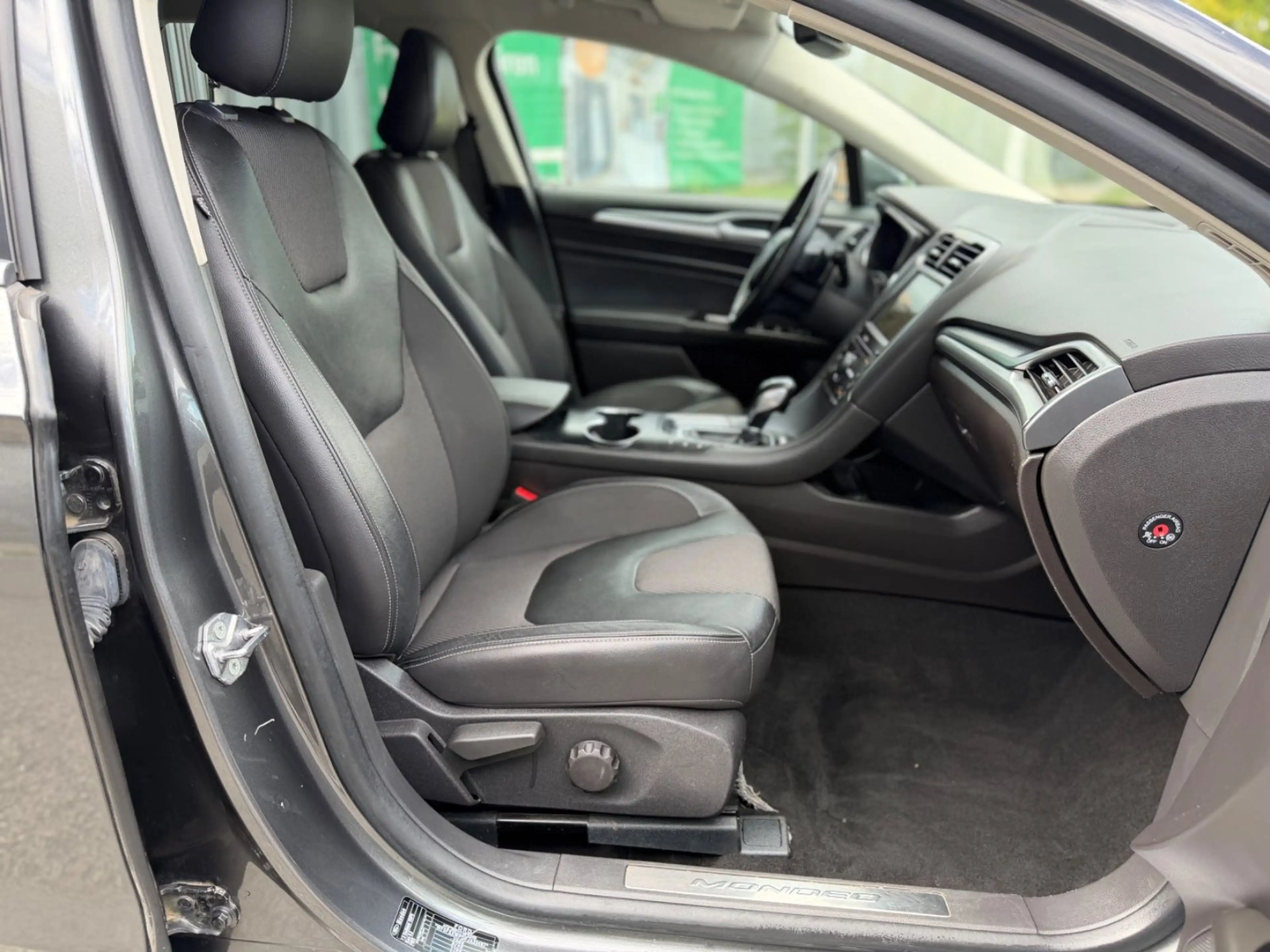 Ford Mondeo Turnier Titanium*LED*NAVI*TÜV* — photo 11