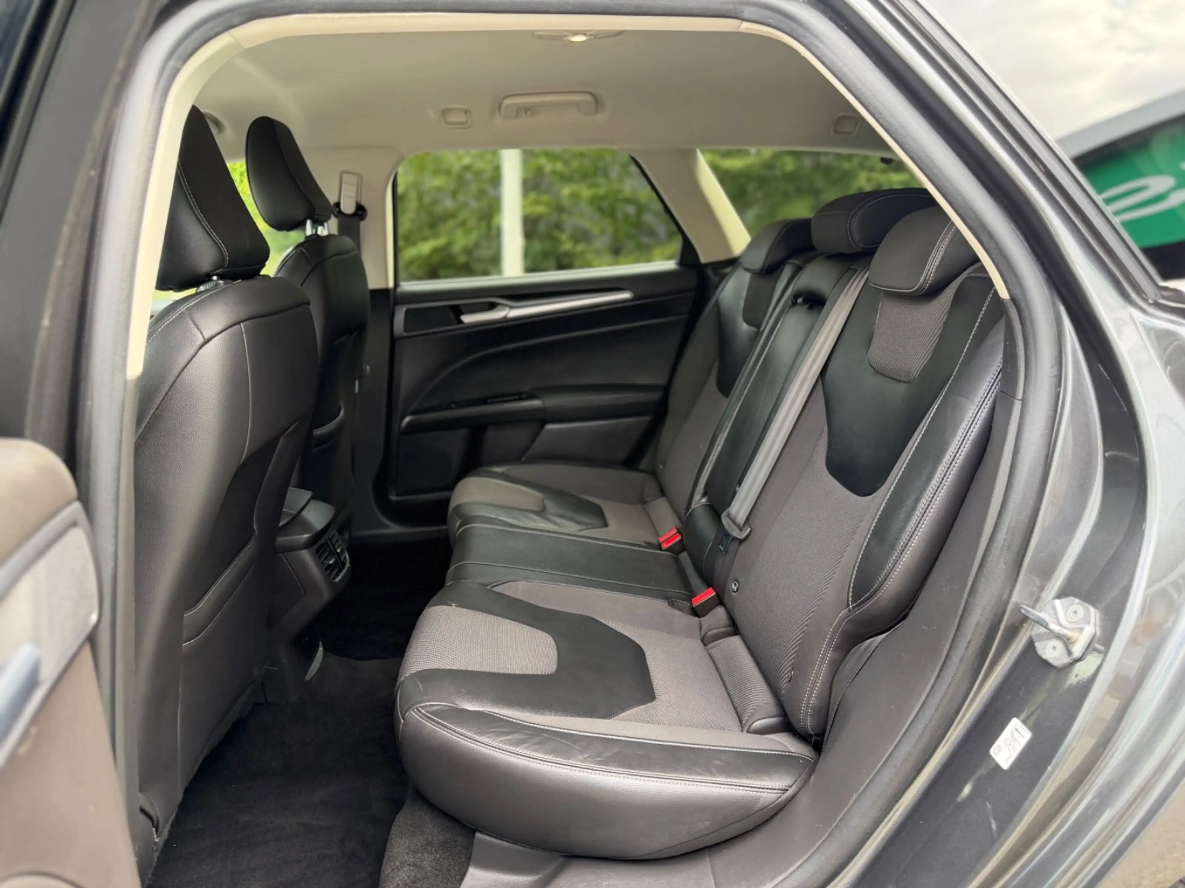 Ford Mondeo Turnier Titanium*LED*NAVI*TÜV* — photo 12