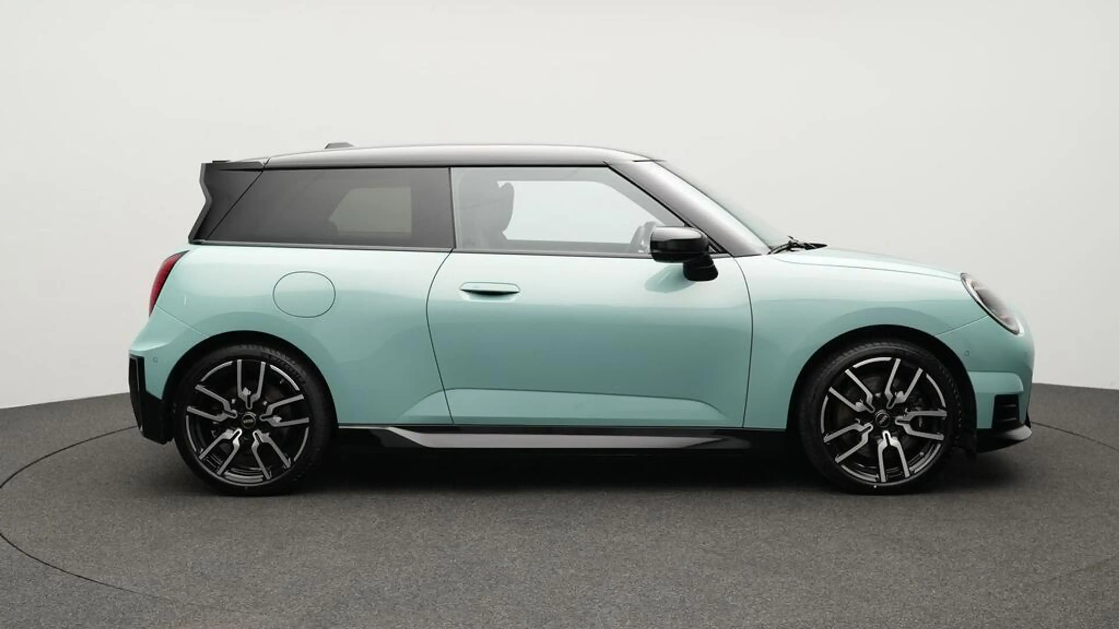 MINI Cooper SE John Cooper Works Trim — photo 2