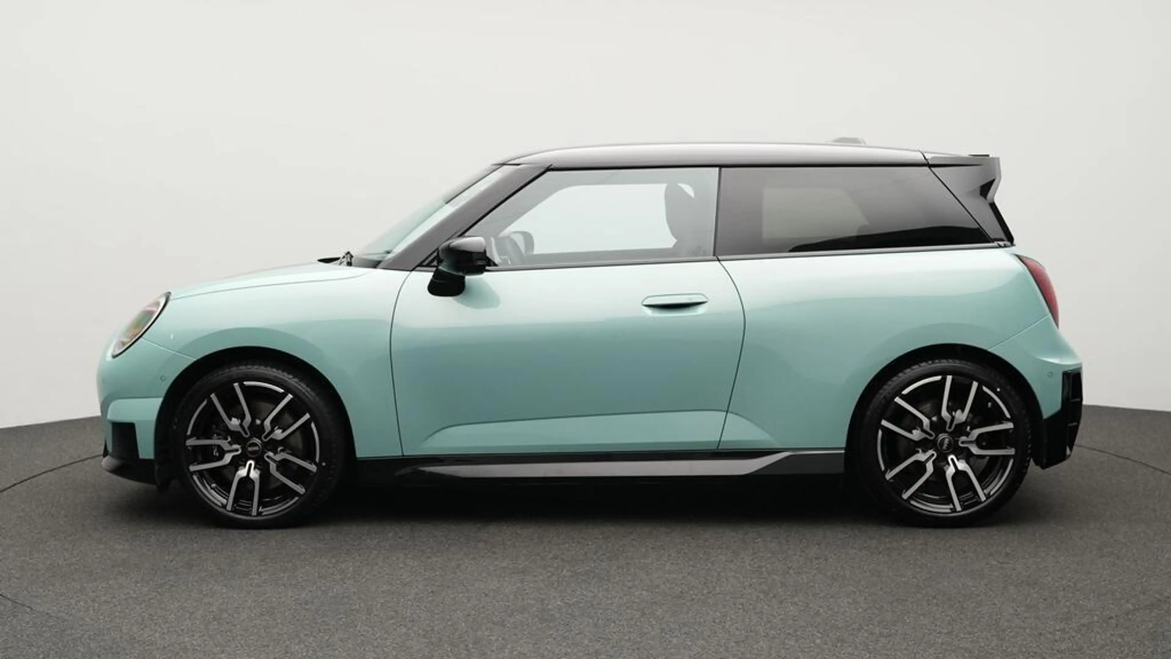 MINI Cooper SE John Cooper Works Trim — photo 3