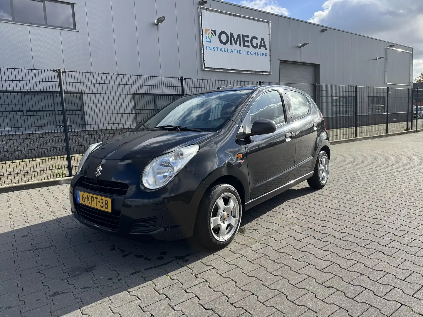 Suzuki Alto 1.0 Comfort Plus Zwart - 1
