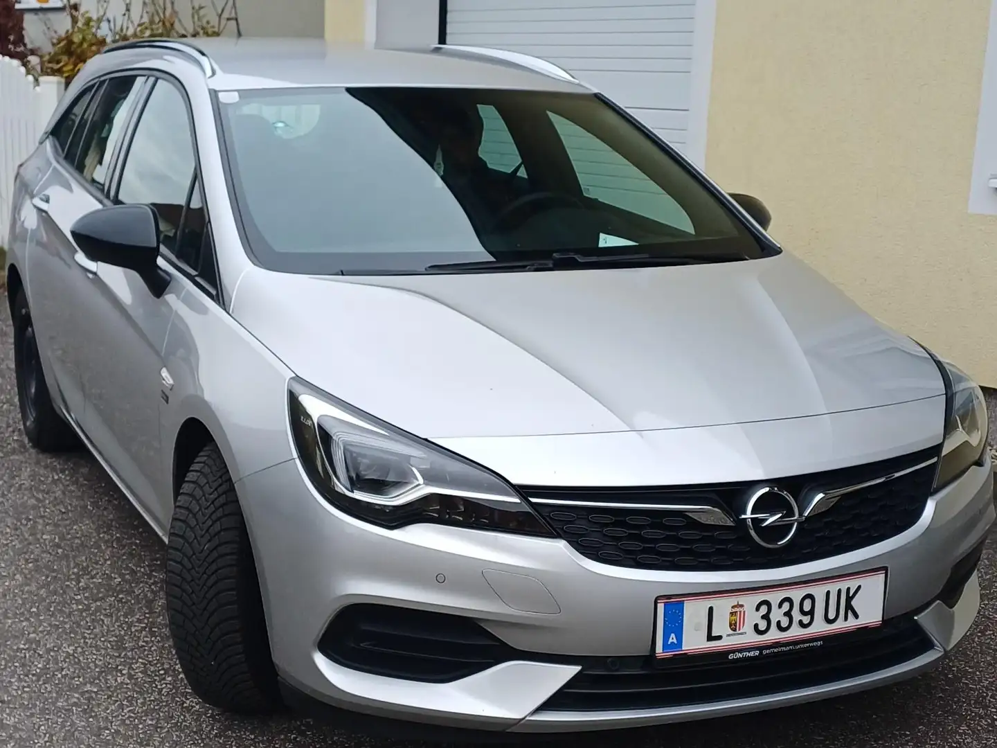 Opel Astra Sports Tourer - 1