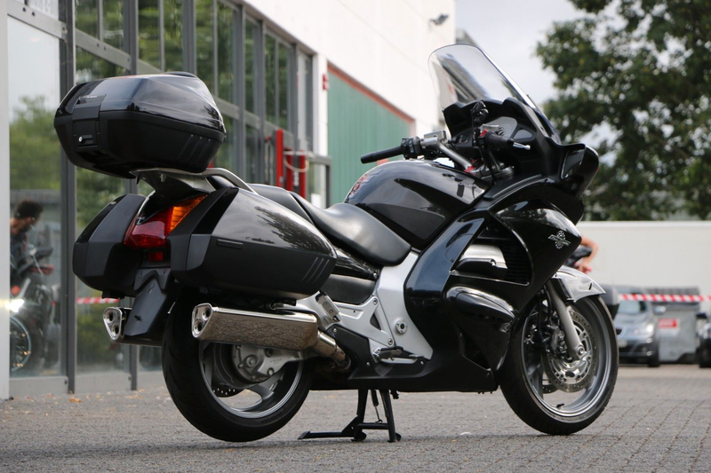 Honda ST 1300 Pan European — photo 2