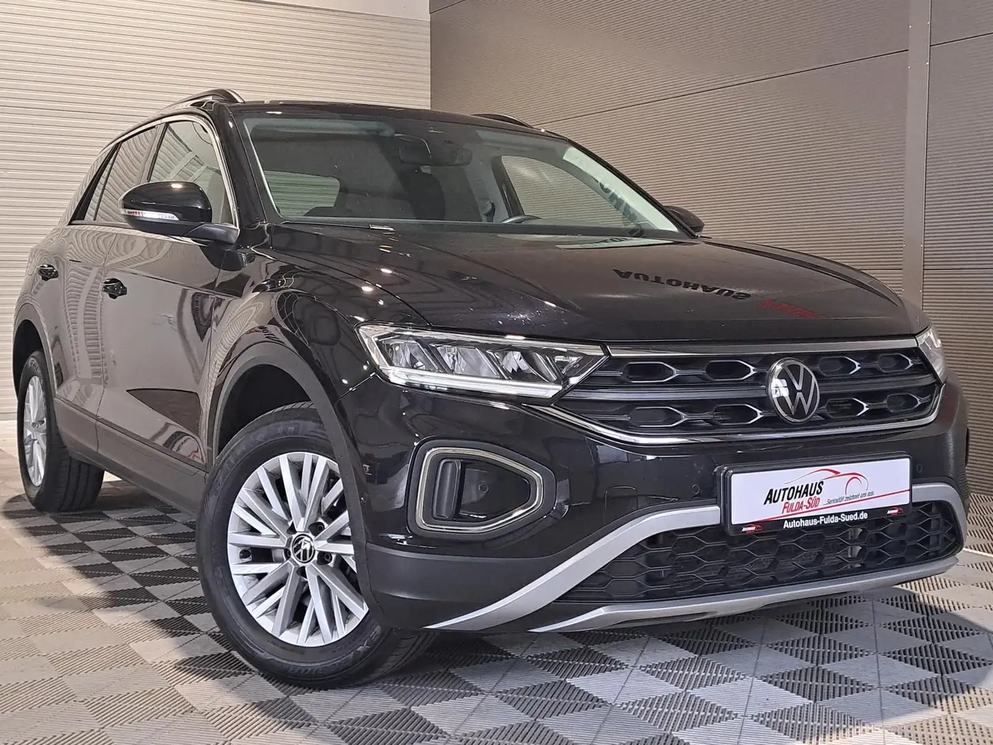 Volkswagen T-Roc 2.0 TDI Life°RFK°ACC°Shzg°LED°Spur°Virtual Black - 1