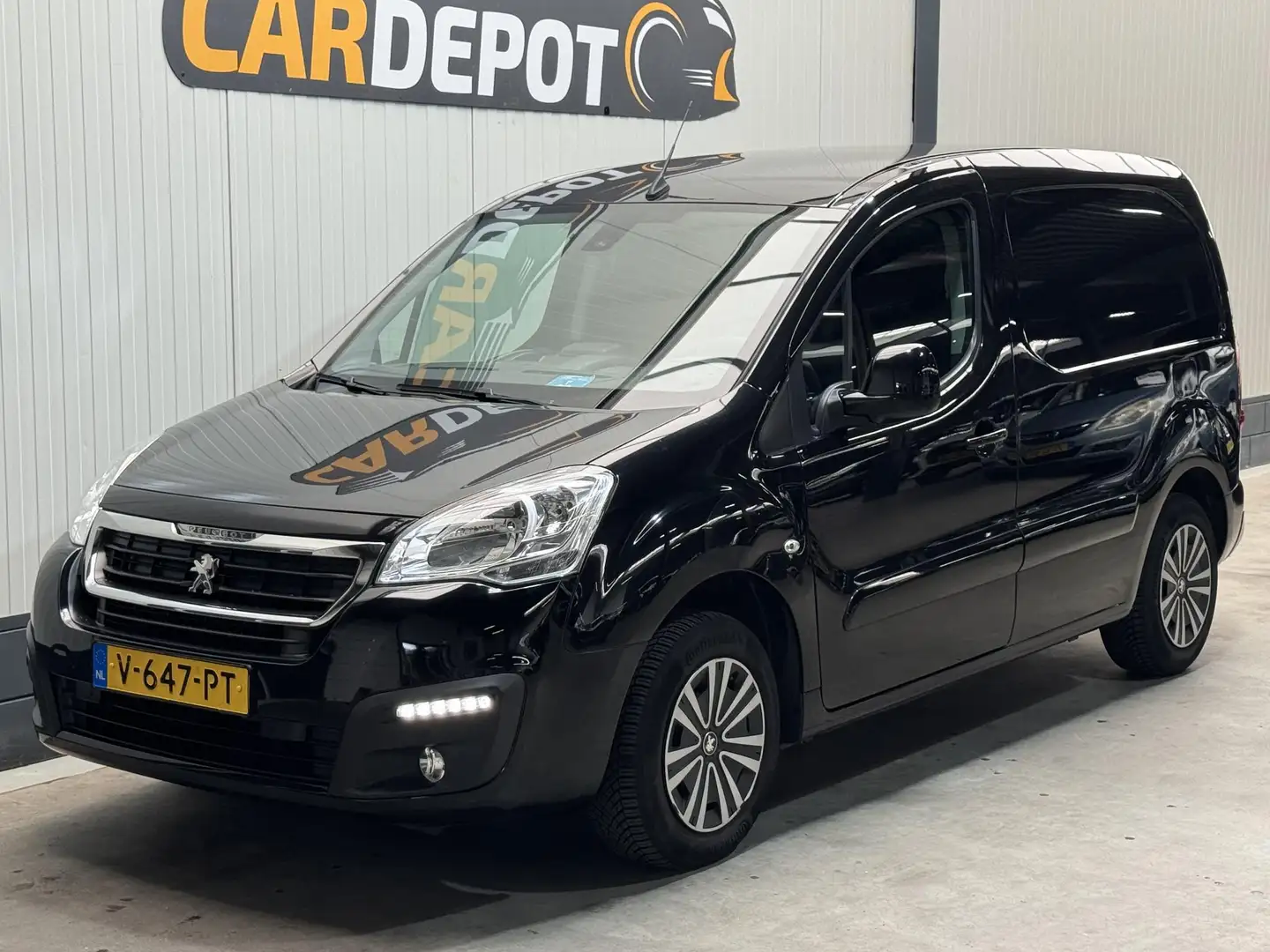 Peugeot Partner 120 1.6 BlueHDi 100 L1 Premium Pack S&S Eerste eig Zwart - 1