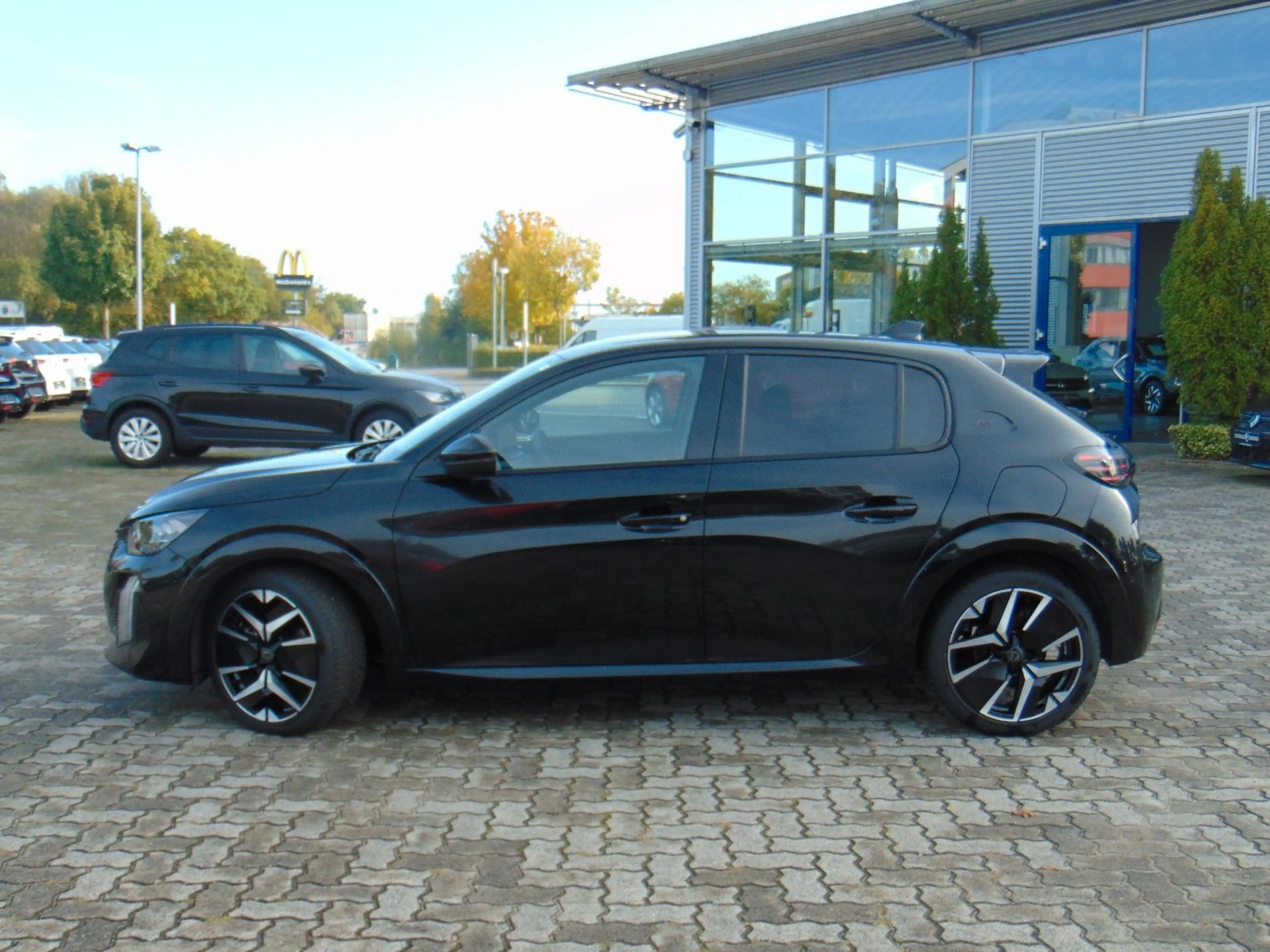 Peugeot 208 Hybrid 145 e-DSC6 GT - LED - Keyless - Navi — photo 2