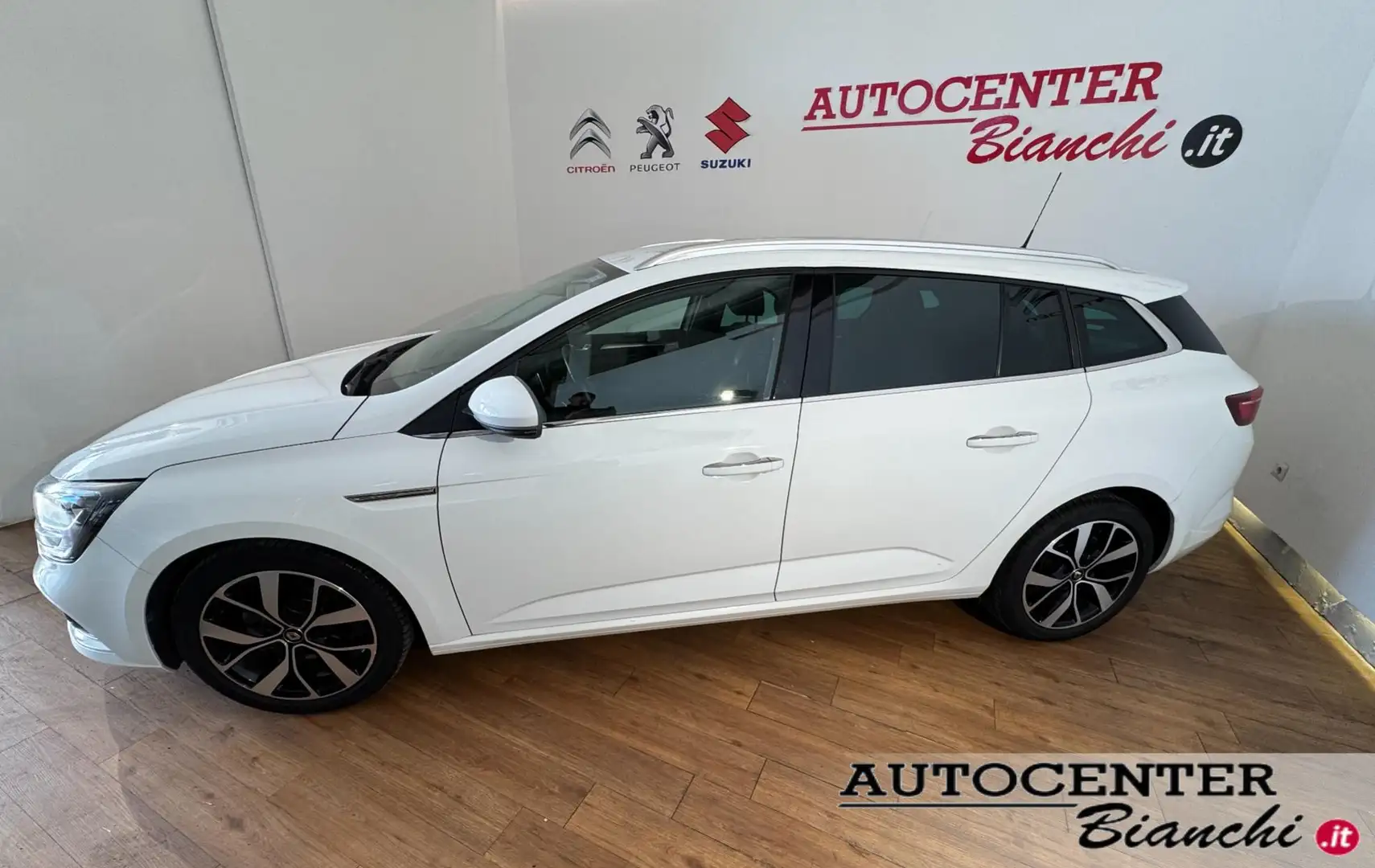 Renault Megane 1.5 blue dci Intens 115cv edc my19 Wit - 2