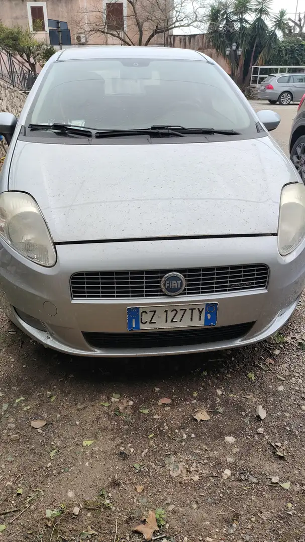Fiat Grande Punto Grande+Punto+III+2005+3p+1.3+mjt+16v+Dynamic+75cv Gümüş rengi - 1