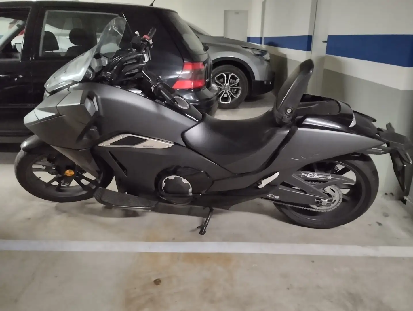 Honda NM4 Vultus Black - 2