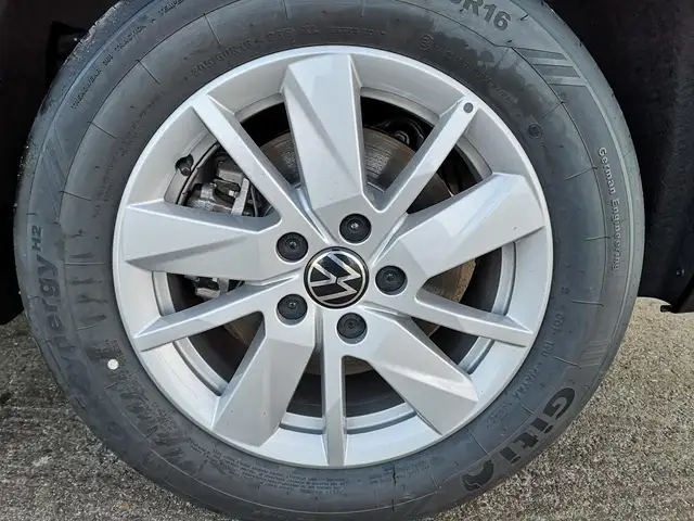 Volkswagen Caddy view 3