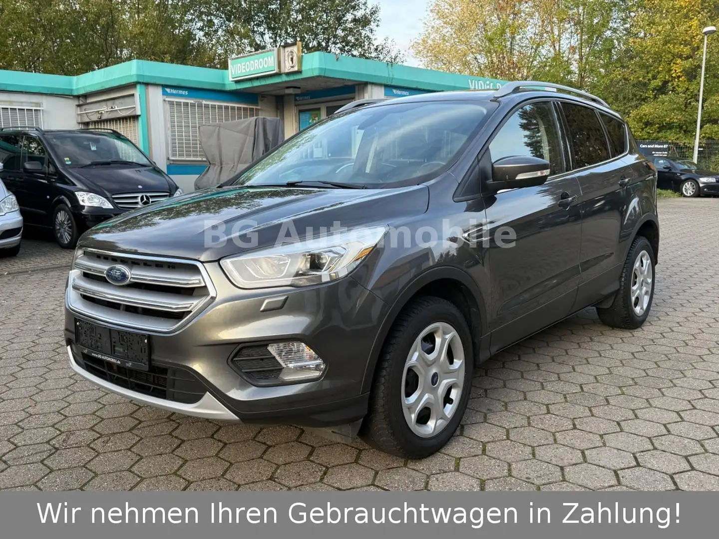 Ford Kuga Cool & Connect *Euro6*Tempomat*Einparkhilfe Grau - 1