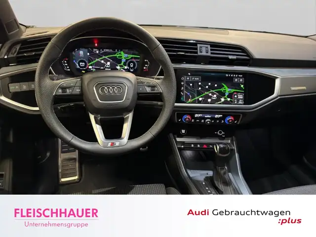 Audi Q3 view 14