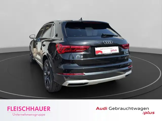 Audi Q3 view 4