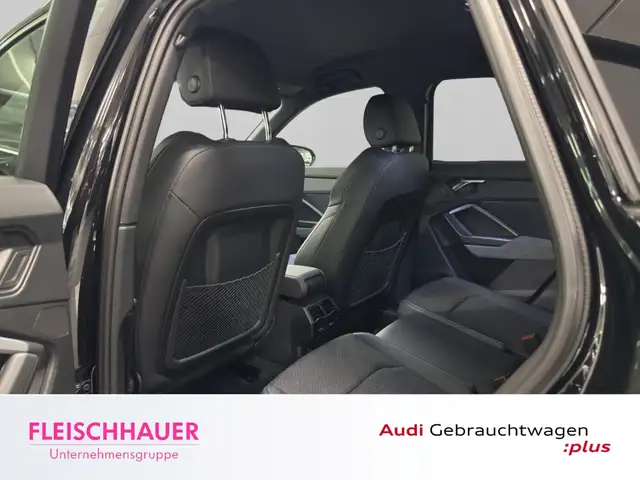 Audi Q3 view 13