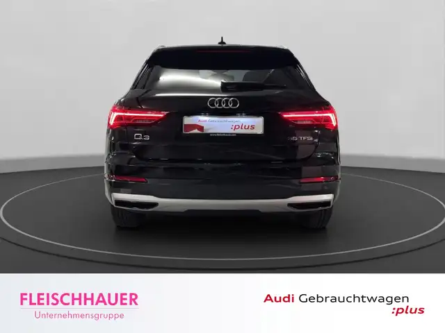Audi Q3 view 5