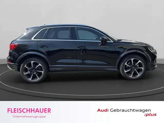 Audi Q3 view 7