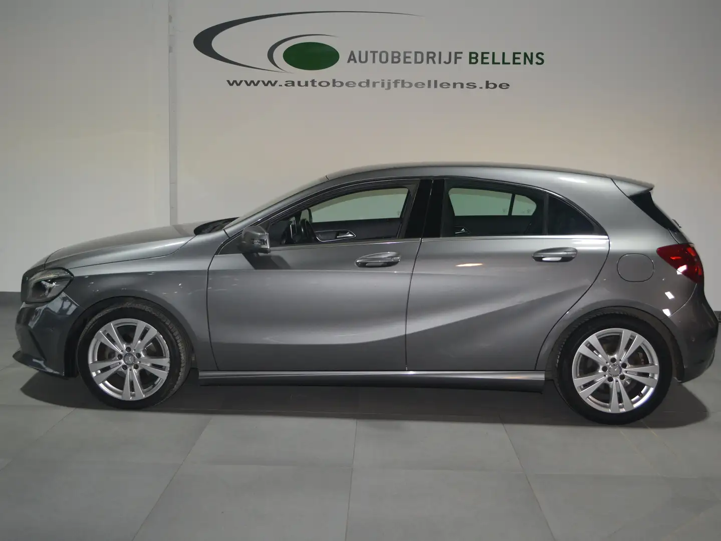 Mercedes-Benz A 180 A 180 d 7G-DCT AMG Line / LEDER / NAVI / DISTRONIC Grigio - 1