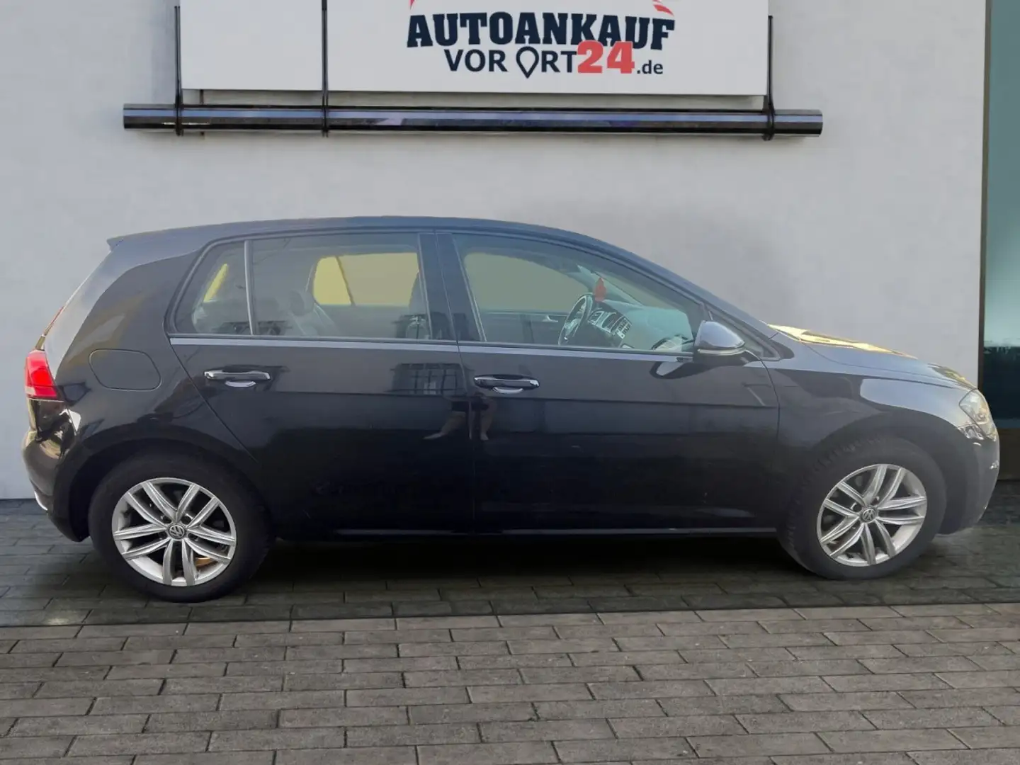Volkswagen Golf VII Lim. 1.6 TDI*ACC*Massage*Winter* Klima Navi Schwarz - 2