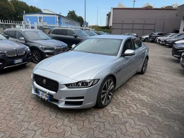 Jaguar XF 2.0 D 180 CV aut. Portfolio