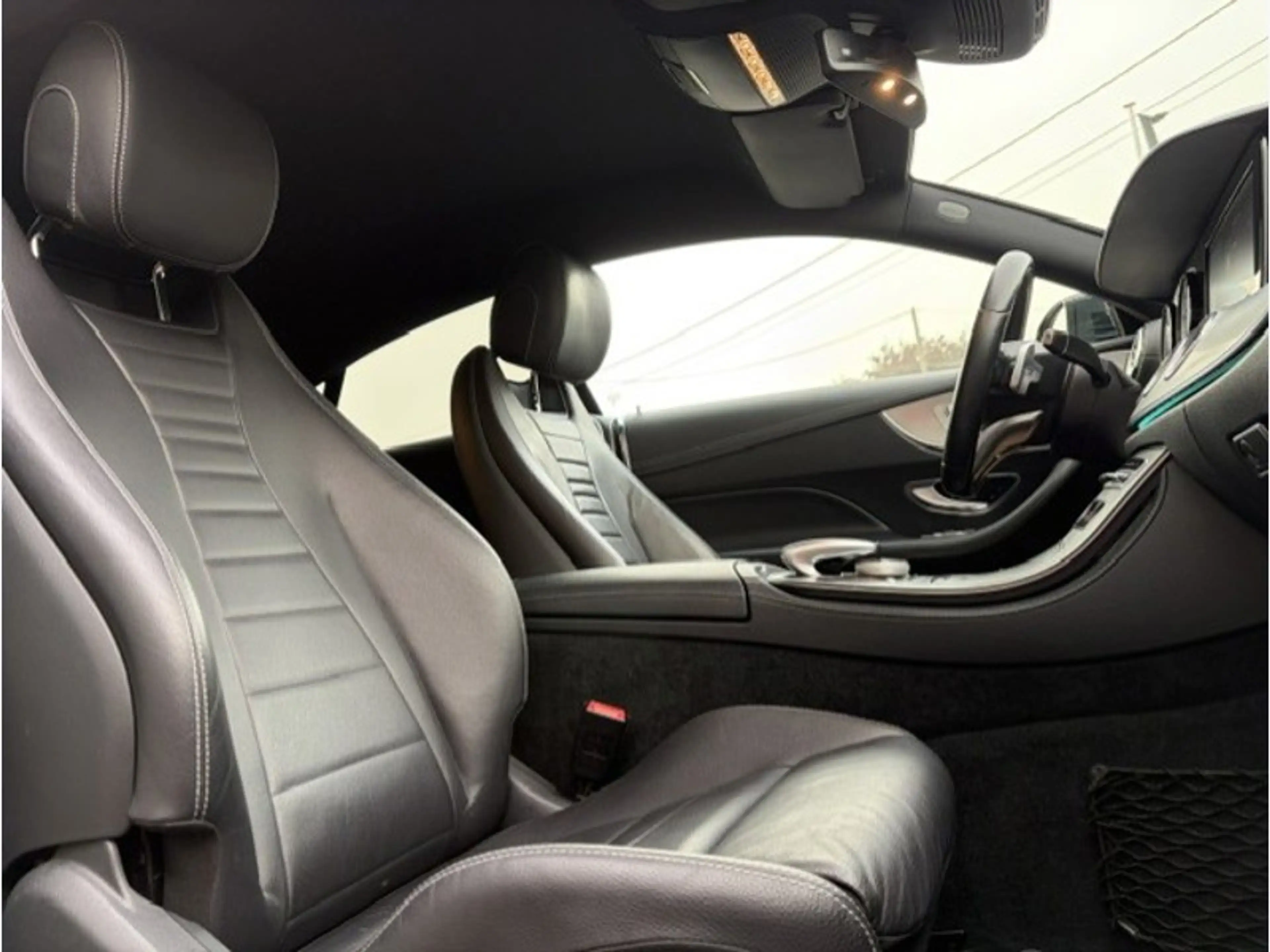 Mercedes-Benz E 220 d Coupé AMG Line — photo 11