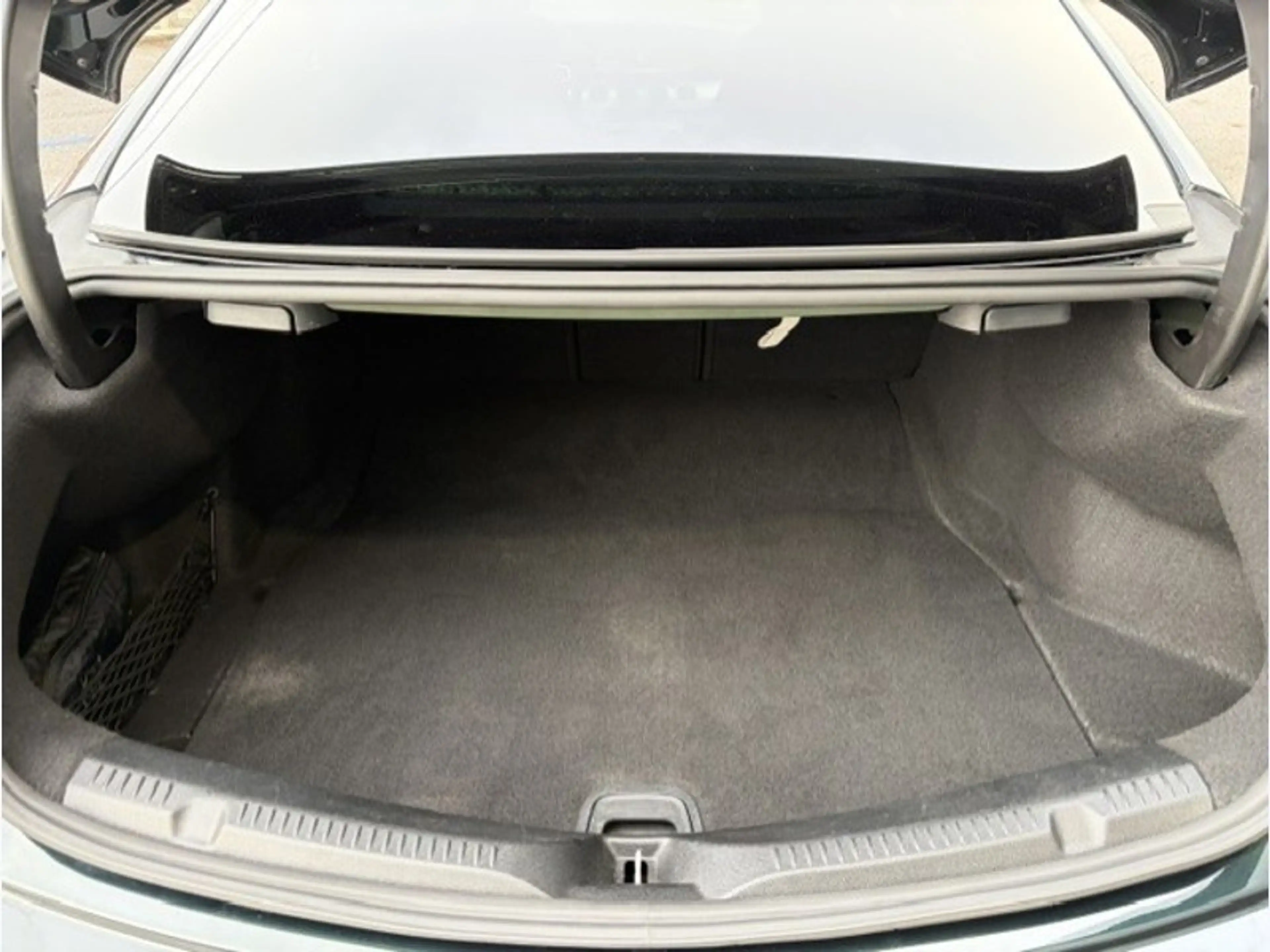 Mercedes-Benz E 220 d Coupé AMG Line — photo 8