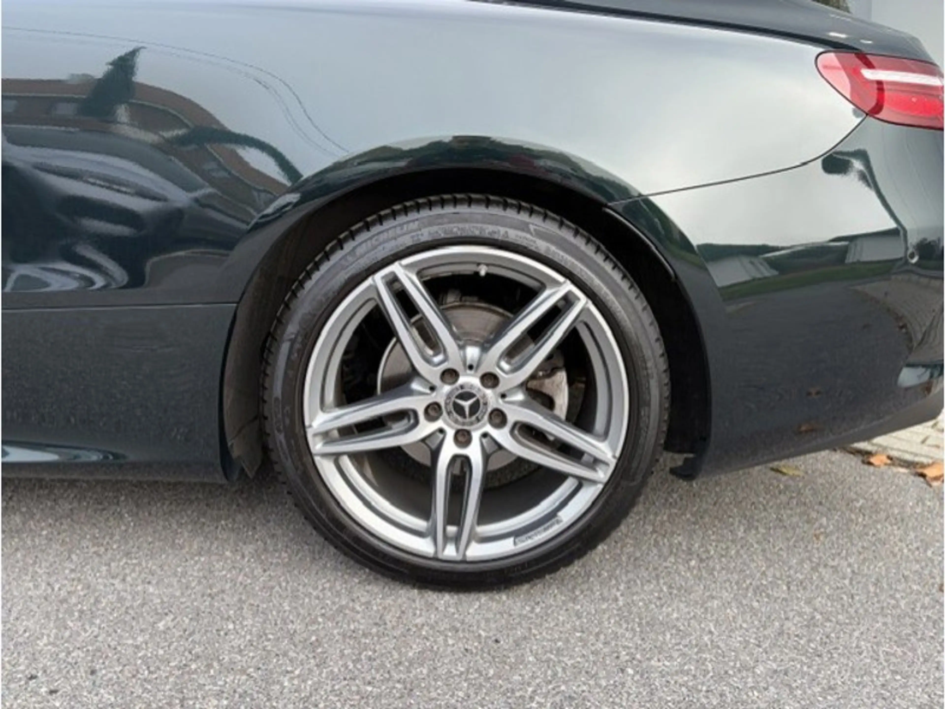 Mercedes-Benz E 220 d Coupé AMG Line — photo 6