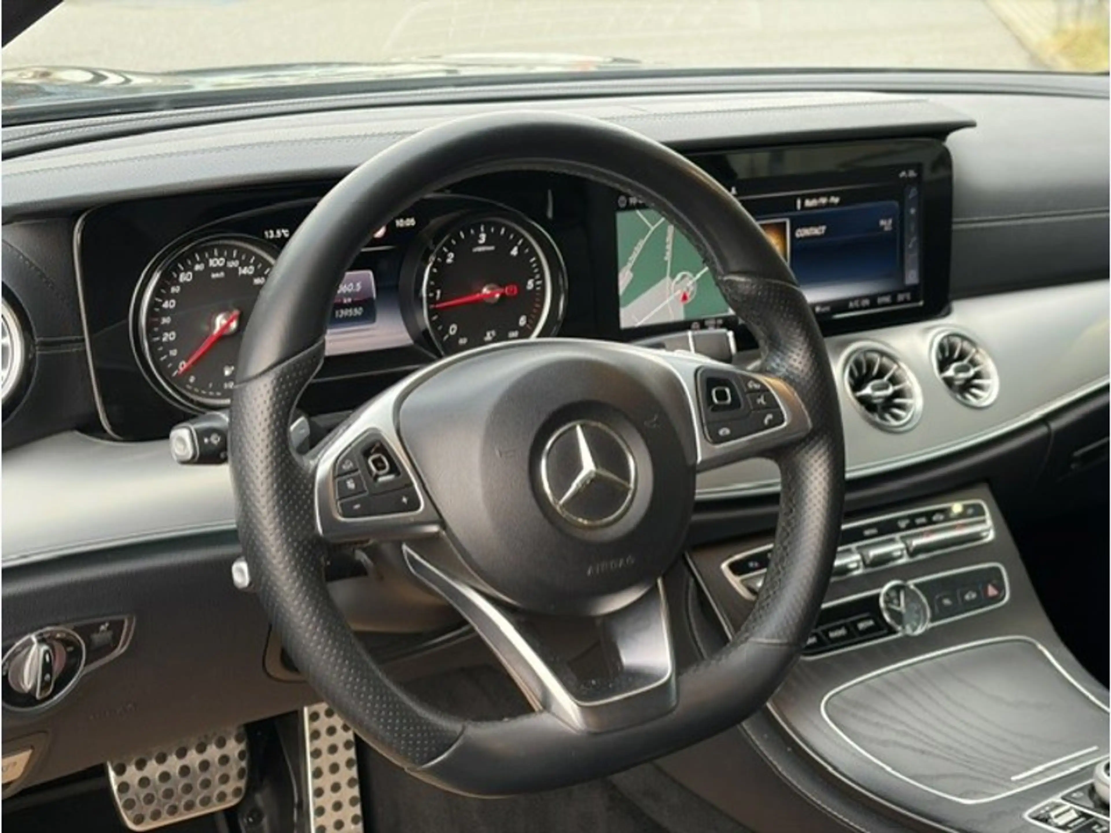 Mercedes-Benz E 220 d Coupé AMG Line — photo 3