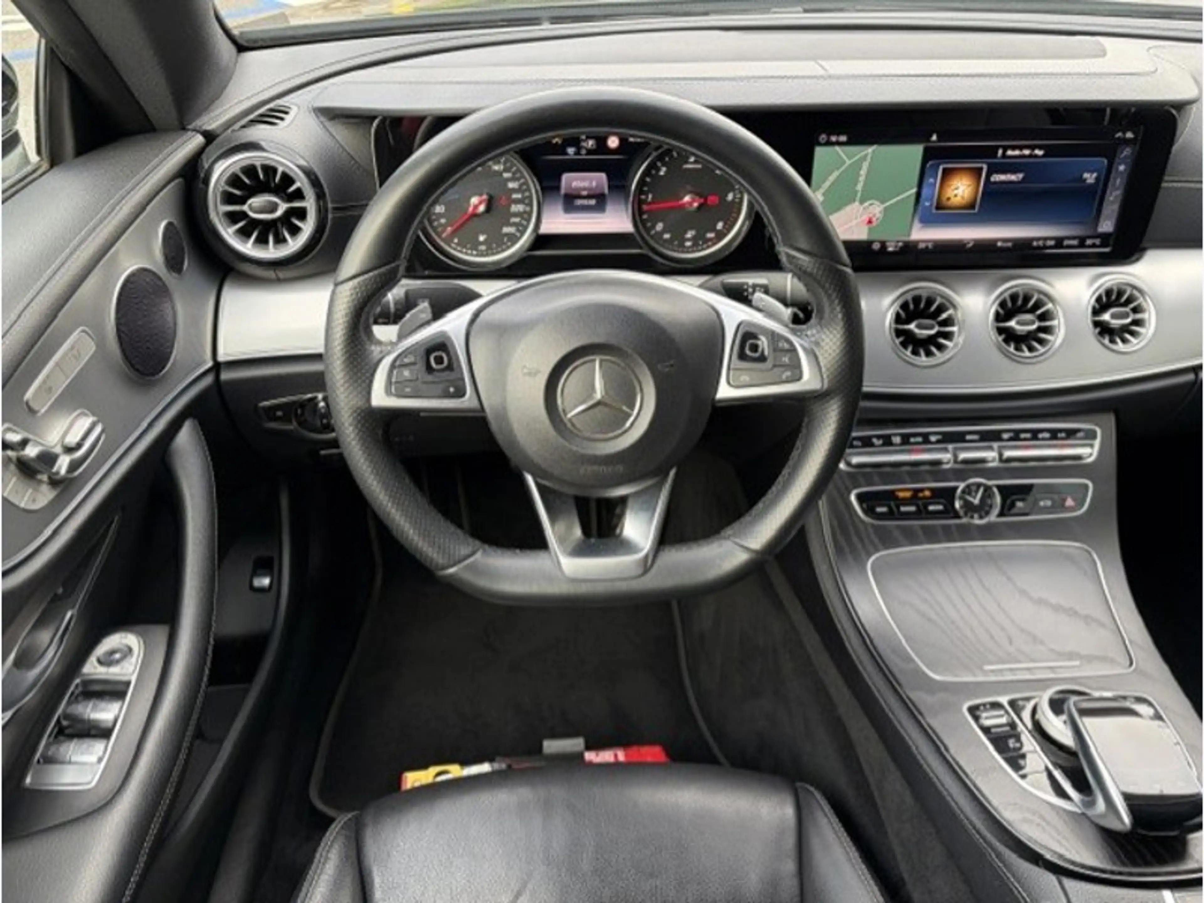 Mercedes-Benz E 220 d Coupé AMG Line — photo 13