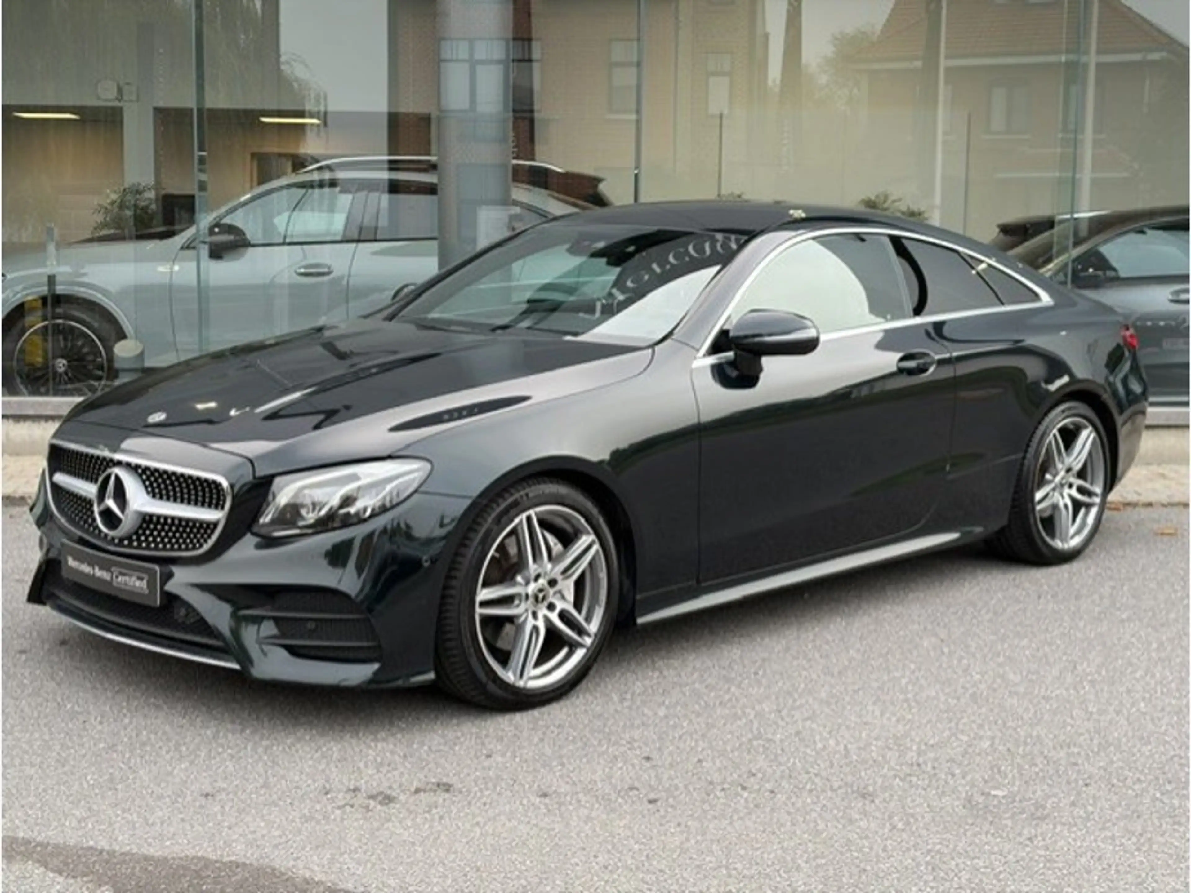 Mercedes-Benz E 220 d Coupé AMG Line — photo 4