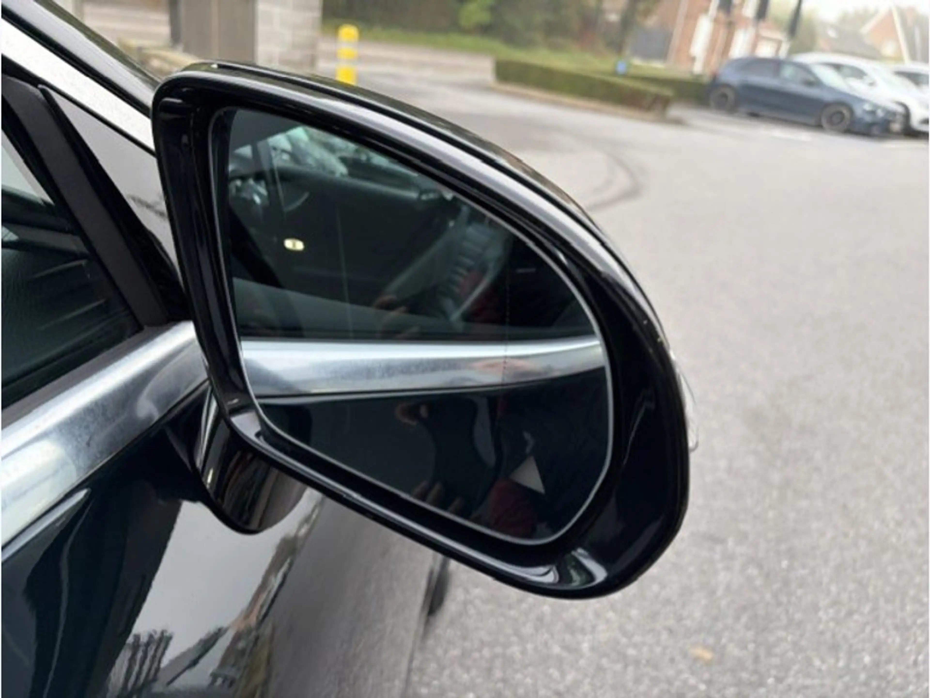 Mercedes-Benz E 220 d Coupé AMG Line — photo 9