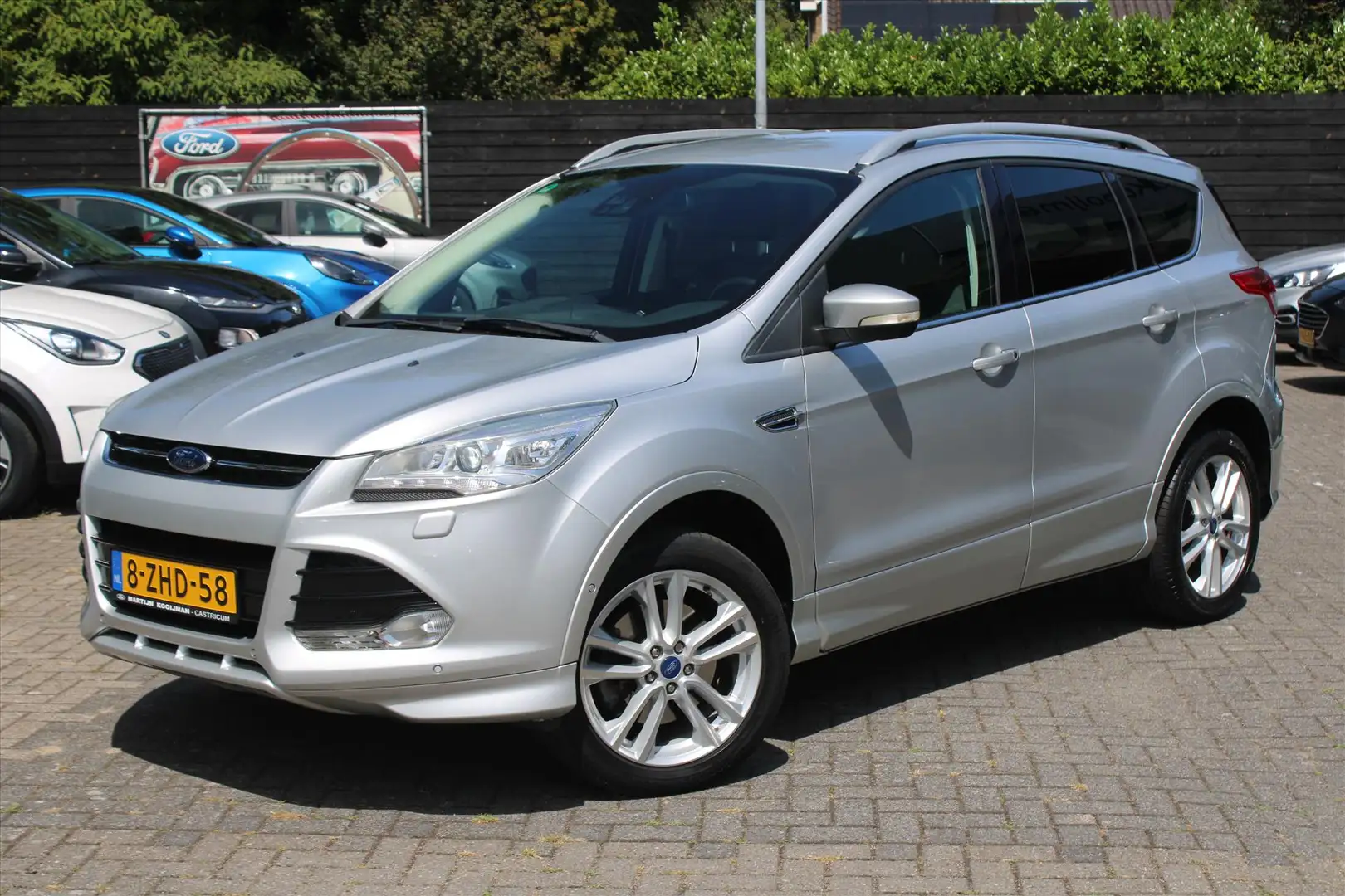 Ford Kuga 1.6 EcoBoost 182pk 4WD Automaat Titanum Plus Grijs - 1