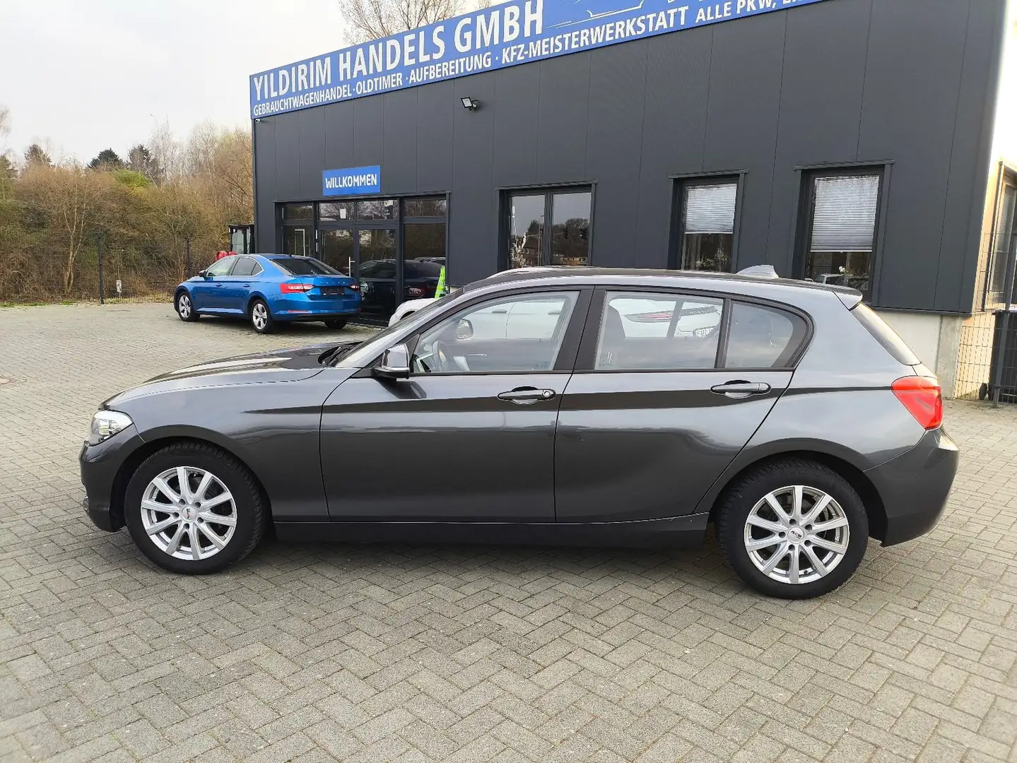 BMW 116 d Lim. 5-trg. 2 HAND,KLIMA,NAVI,SITZHEIZUNG Grau - 2