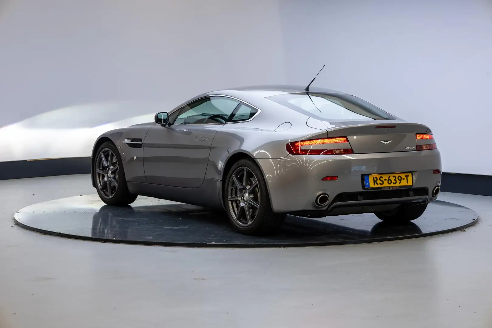 Aston Martin Vantage V8 4.3 V8 | Handgeschakeld | Grijs - 2