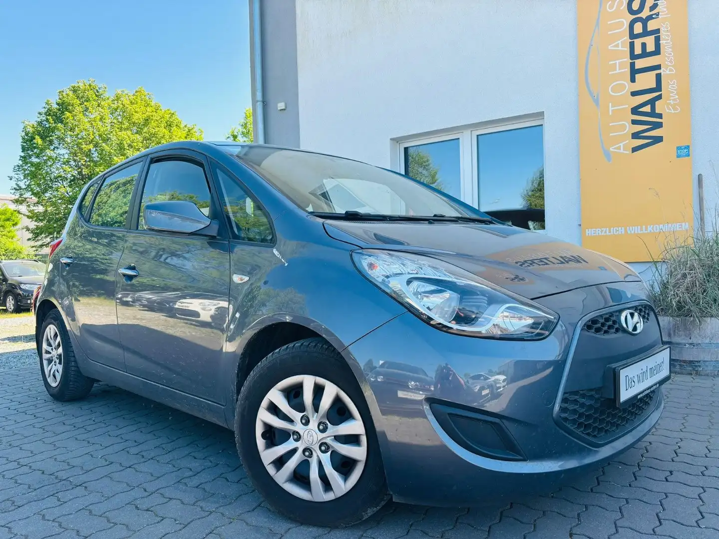 Hyundai iX20 Automatik 1.6-Klima-Sitzhg-Scheckheft-Euro6 Grau - 1