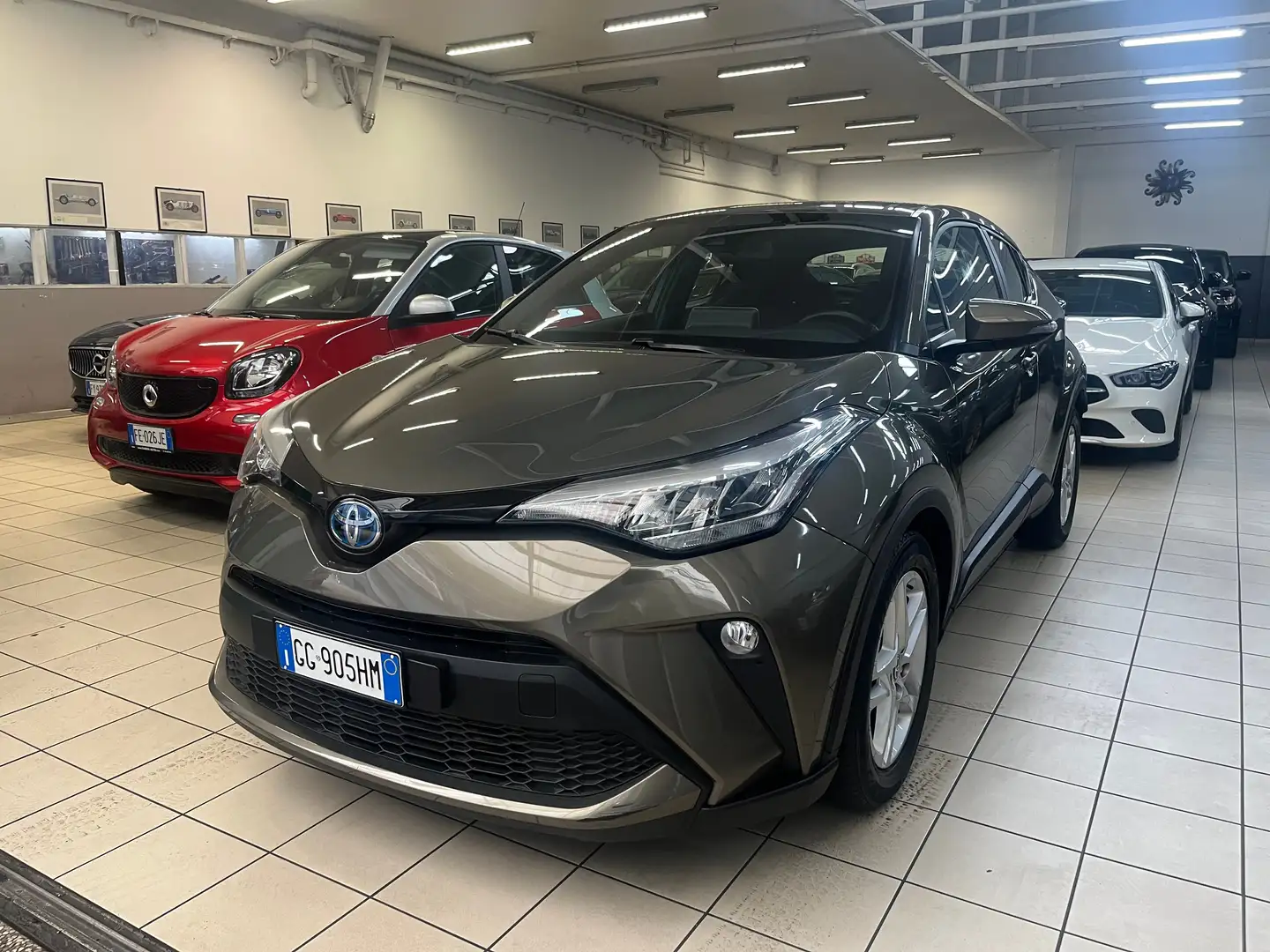 Toyota C-HR C-HR 1.8h Active e-cvt Бронзовий - 2