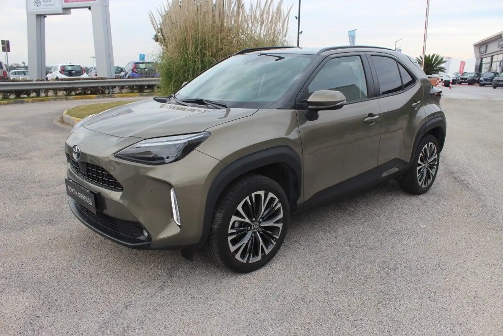 Toyota Yaris Cross 1.5 Hybrid 5p. E-CVT Lounge Bronzo - 1