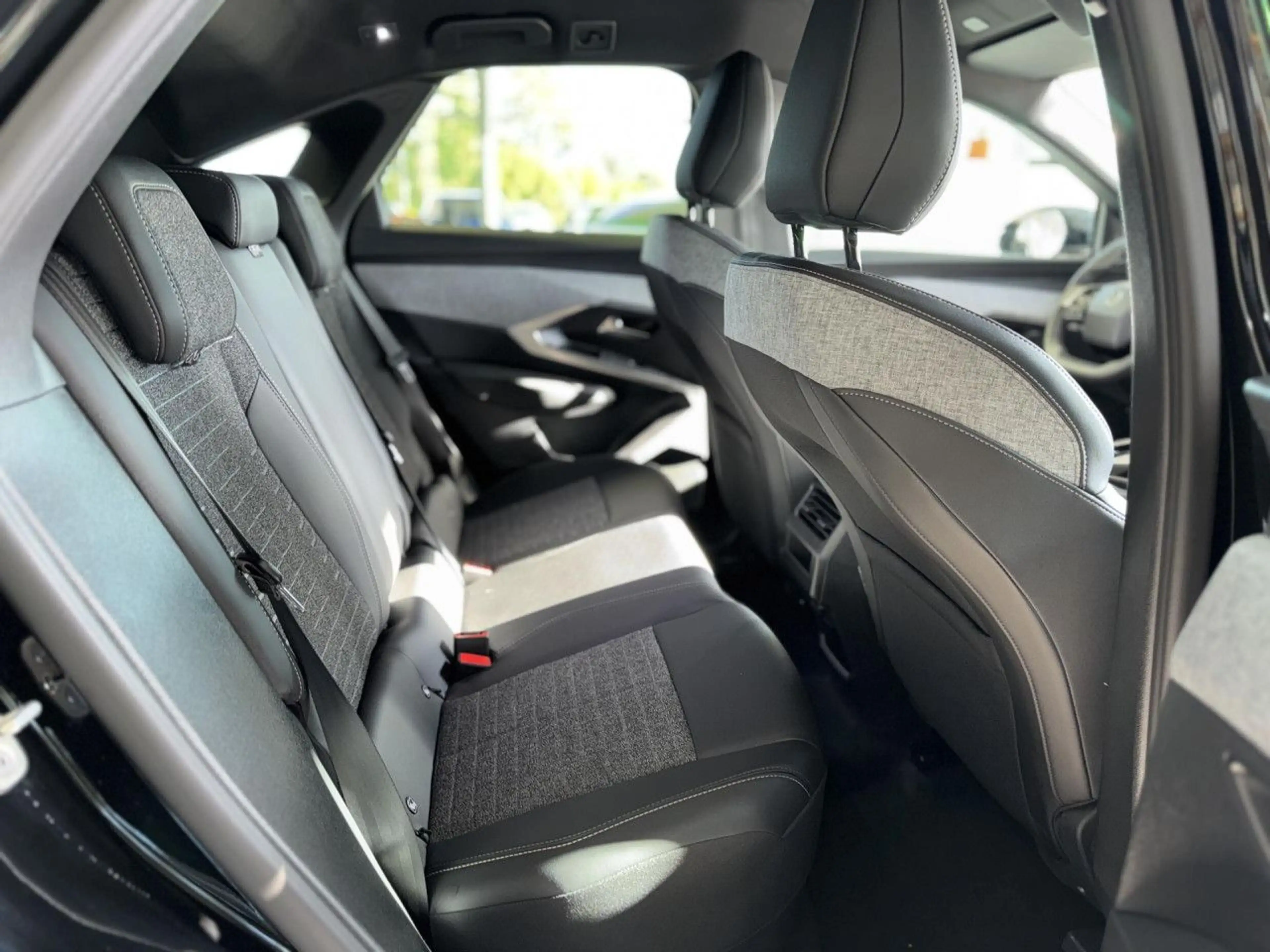 Peugeot 3008 Hybrid 145 Allure e-DSC6, Kamera, Sitzheizung — photo 19