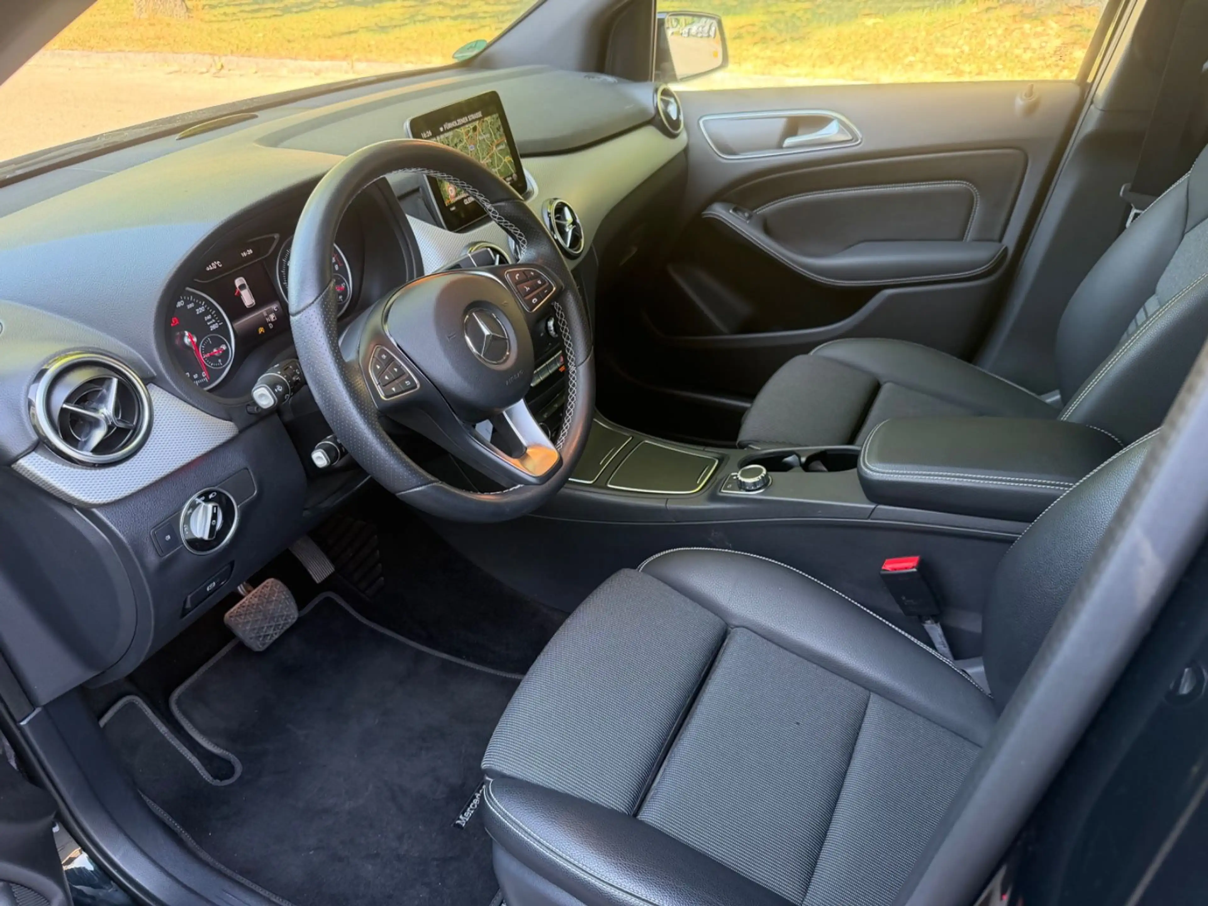 Mercedes-Benz B 200 G-tronic Urban*LED*Navi*Automatik* — photo 13