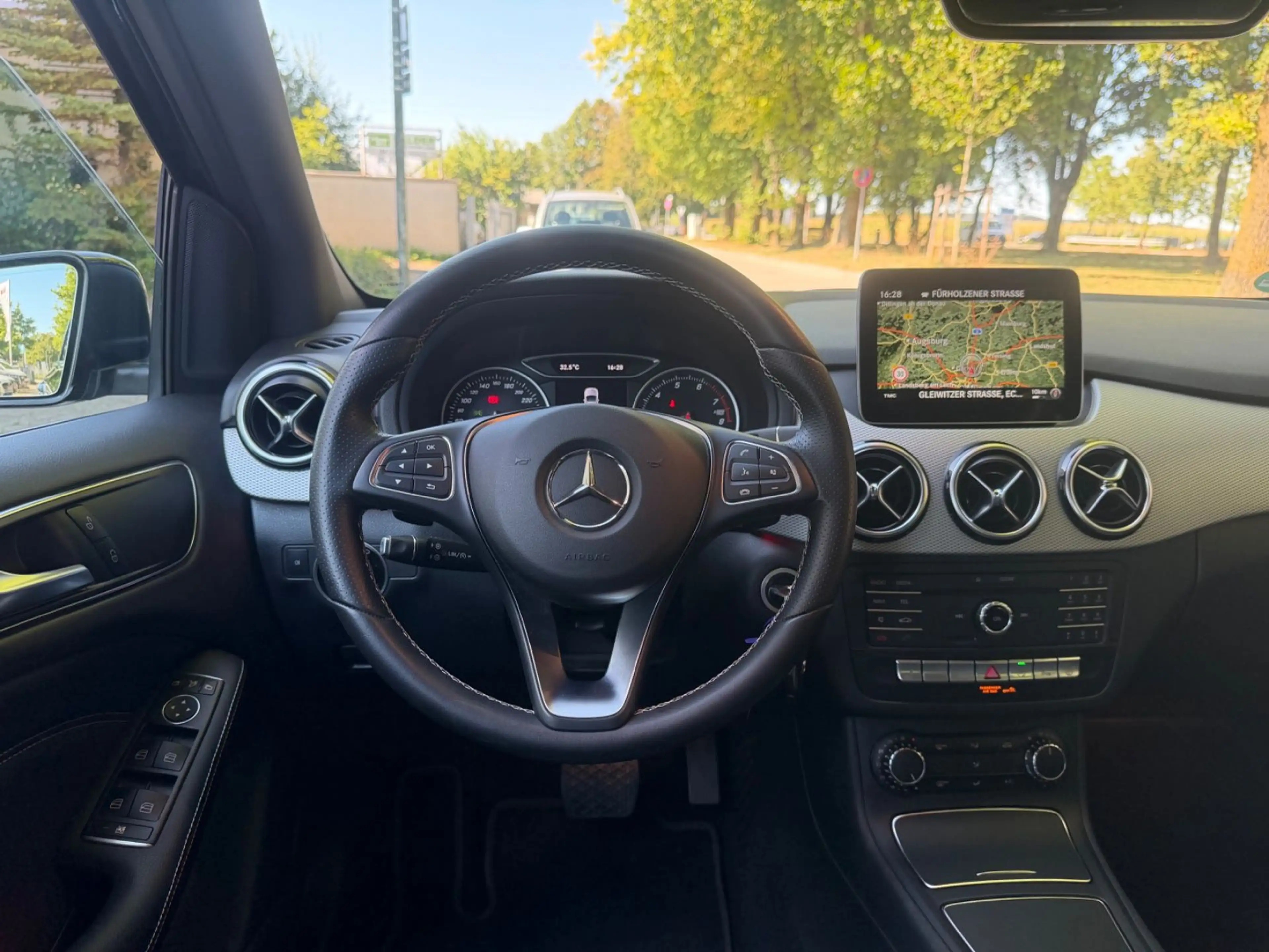 Mercedes-Benz B 200 G-tronic Urban*LED*Navi*Automatik* — photo 14