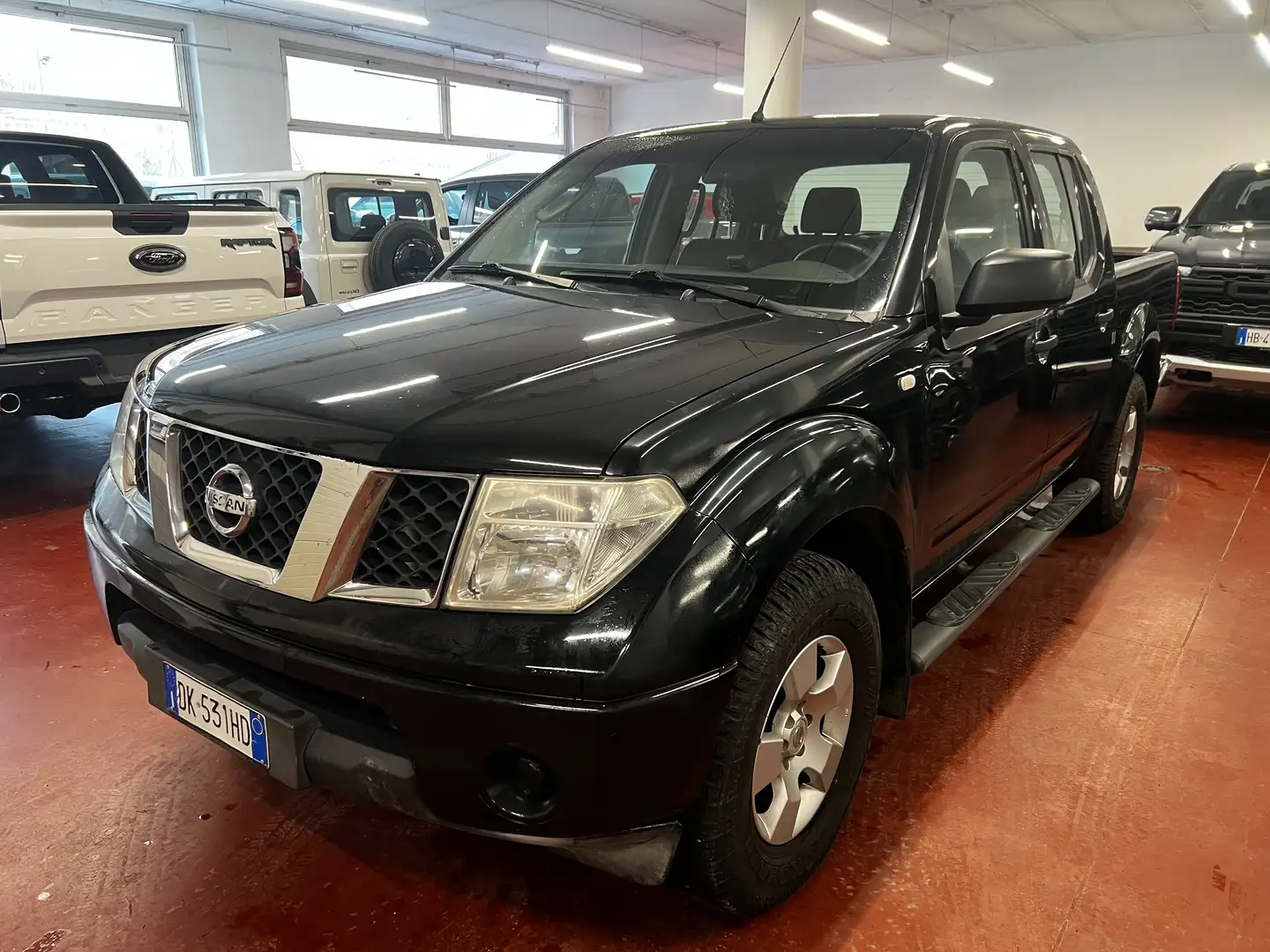Nissan Navara Navara d.cab 2.5 dci SE 174cv *GANCIO TRAINO* Noir - 1