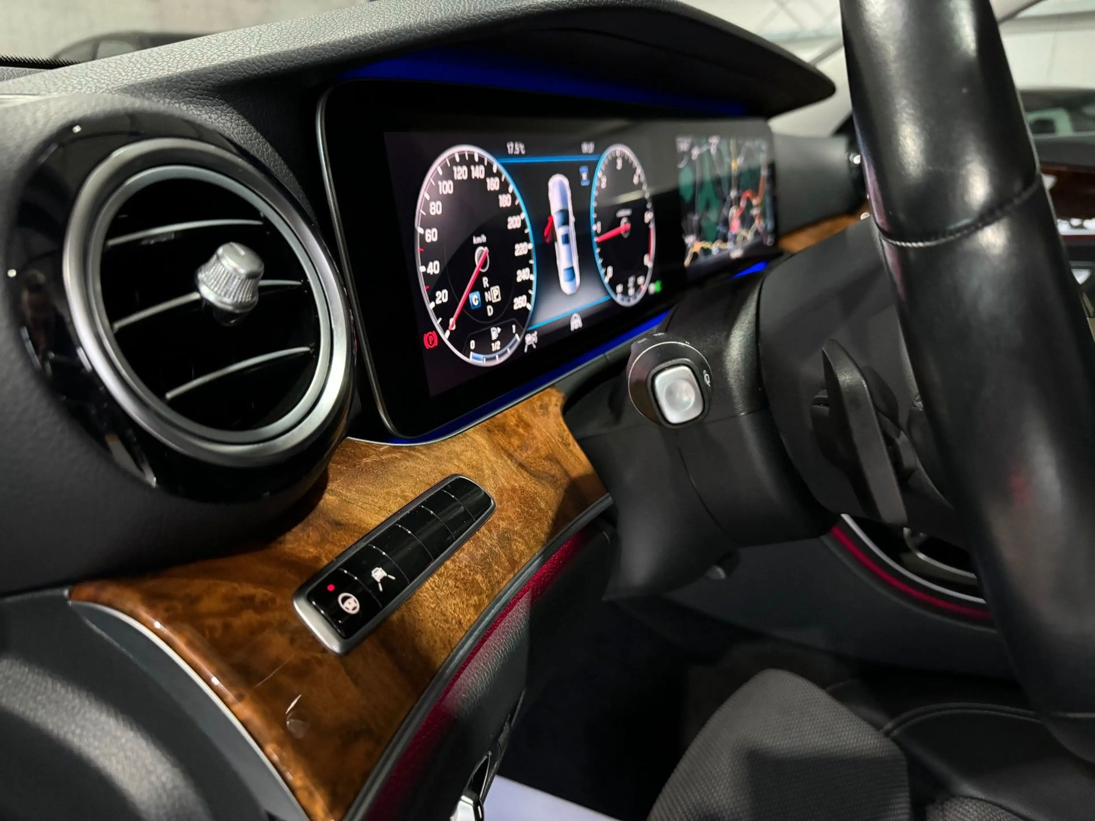 Mercedes-Benz E 220 Lim/PANO/LED/SHZ/NAVI/TOTW/SPURH/APPLE/ — photo 13
