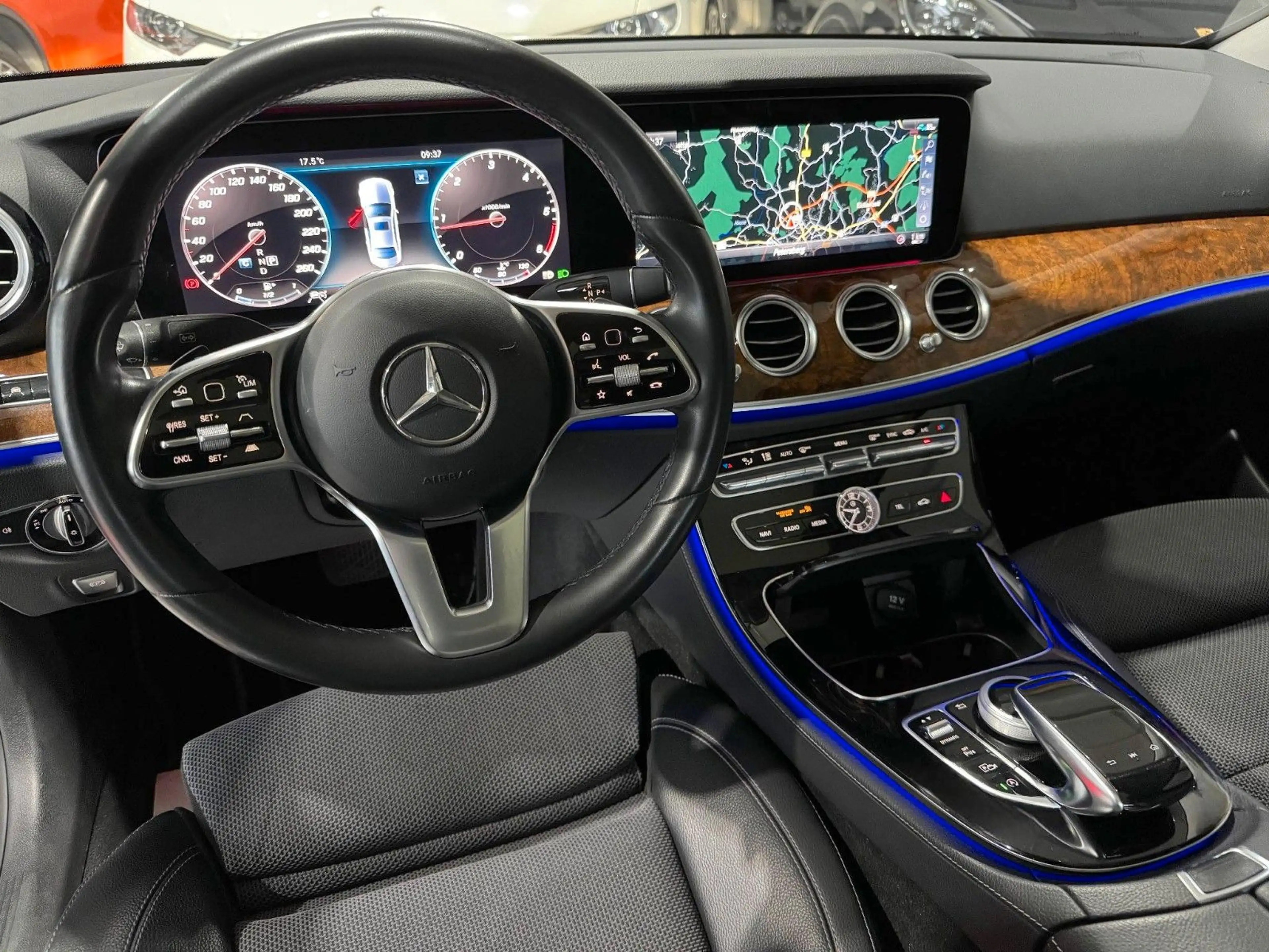 Mercedes-Benz E 220 Lim/PANO/LED/SHZ/NAVI/TOTW/SPURH/APPLE/ — photo 8