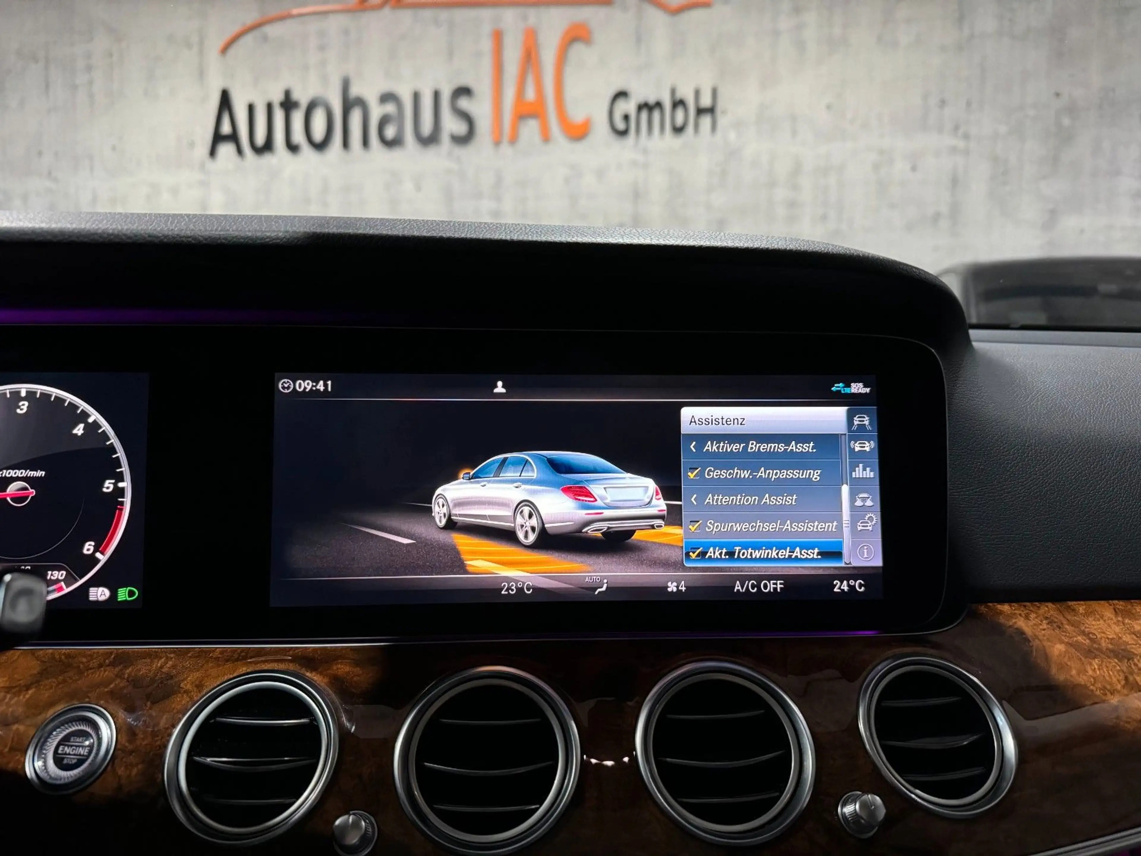 Mercedes-Benz E 220 Lim/PANO/LED/SHZ/NAVI/TOTW/SPURH/APPLE/ — photo 11