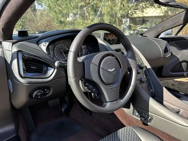 Aston Martin Vanquish Zagato Speedster *1 of 28* Ansicht 34