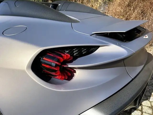 Aston Martin Vanquish Zagato Speedster *1 of 28* Ansicht 23