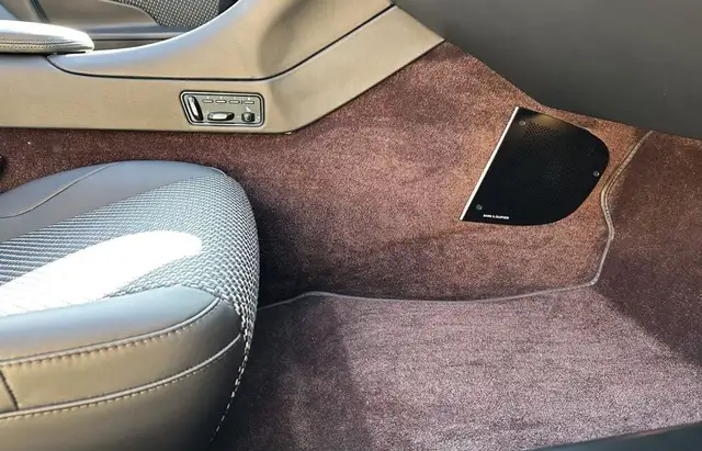 Aston Martin Vanquish Zagato Speedster *1 of 28* Ansicht 32