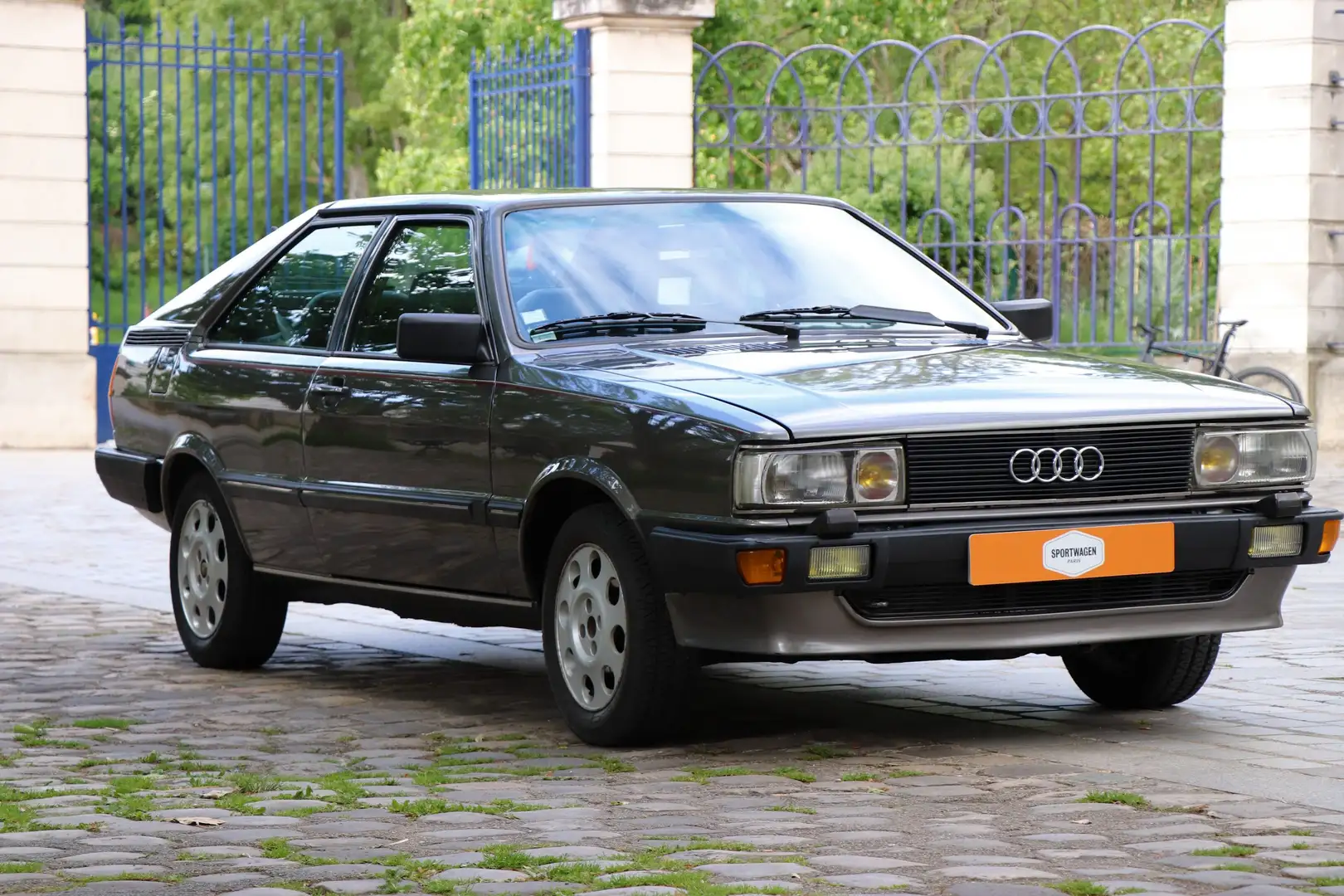 Audi Coupe GT Grau - 2